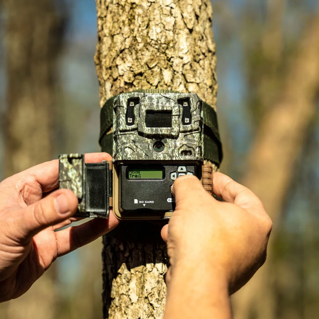 Browning Command Ops Elite 40 being mounted on a tree, manufacturer image